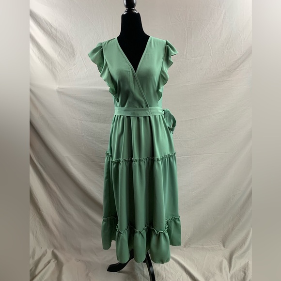 Green Butterfly Sleeve Ruffle Hem Belted Dress - Picture 6 of 8